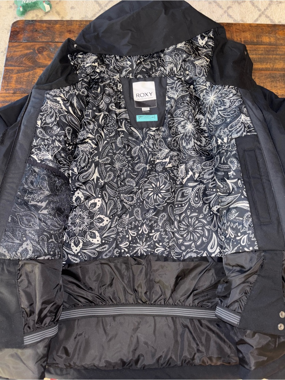 Roxy women’s Black Insulated Ski Jacket XXL NWT - Picture 9 of 11